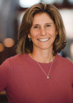 headshot of Dr Laura Burton